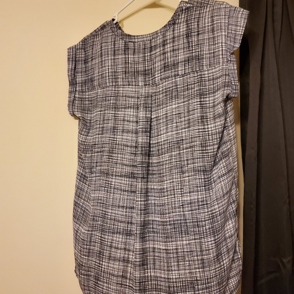 Worthington White and Black Button Bp Business Formal Tank Top with Pocket